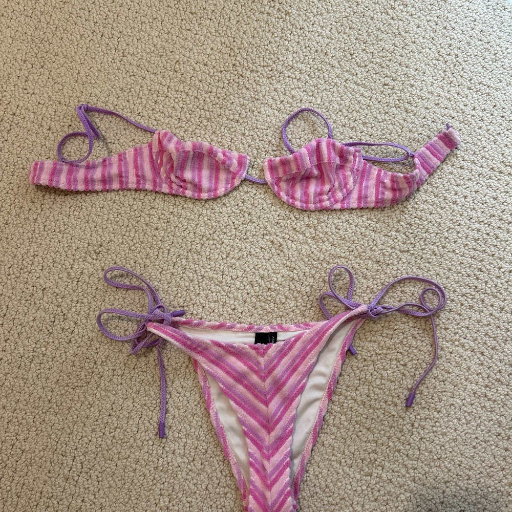 Triangl bathing suit size (top: xxs bottoms: xs)